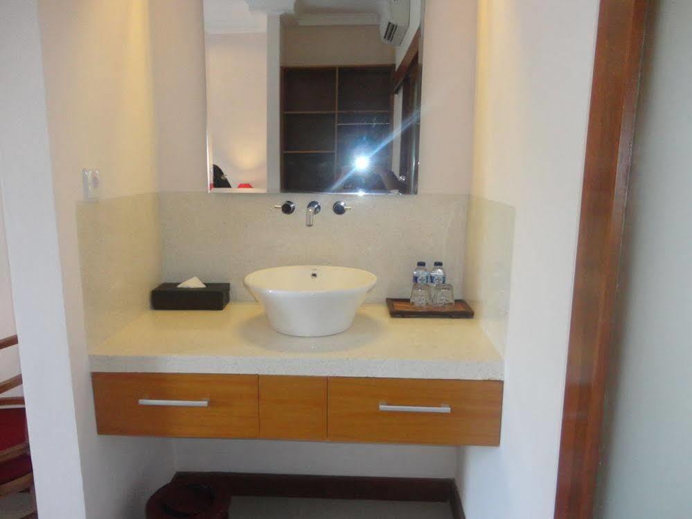 Md Guesthouse By Best Deals Asia Hospitality سمينياك المظهر الخارجي الصورة
